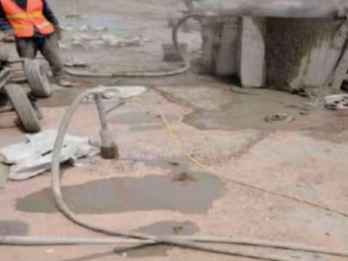 永靖水泥混凝土路面板底注浆技术 路面脱空注浆整治方案